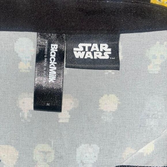 Star Wars Woman's 8 Bits Business Time Sleeveless button up Collar Shirt SZ M - Picture 3 of 4